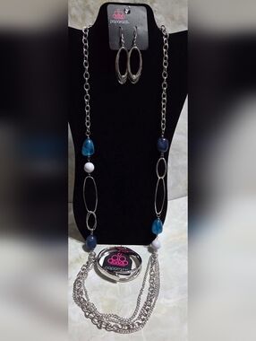 paparazzi Silver Tone Necklace with Blue and White Beads